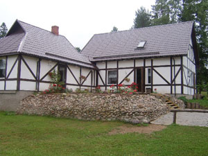 Aivari, viesu nams