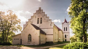 Aizputes Svētā Jāņa luterāņu baznīca, церковь