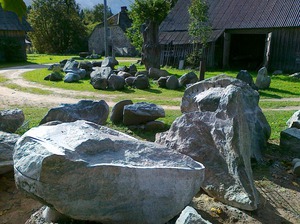 Akmeņkaļa darbnīca, working of stone