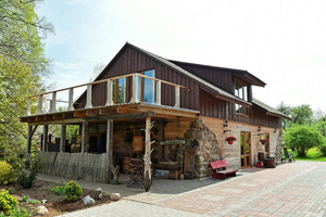 Bandenieki, Gasthaus