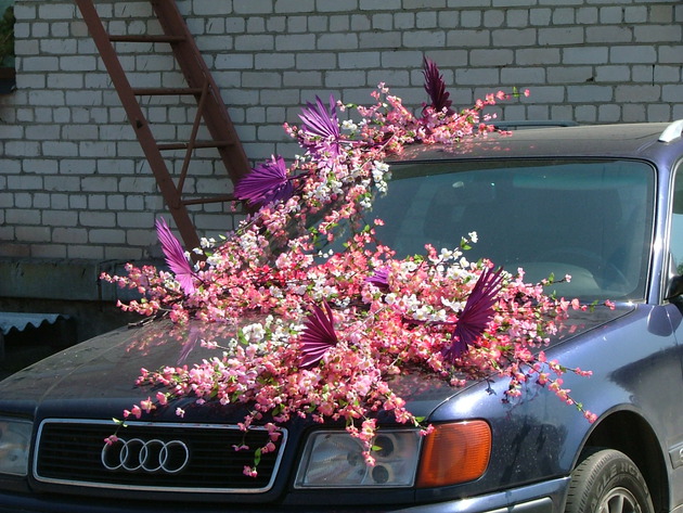 Флористическое оформление автомобилей