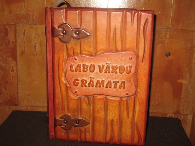 Viesu grāmatas