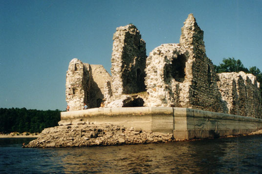 Развалины замка