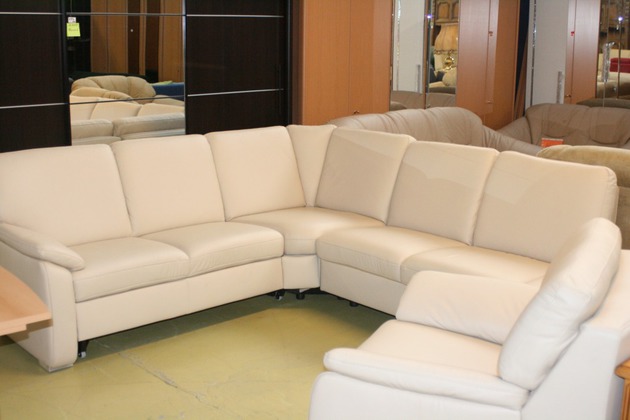 Dabīgās ādas stūra dīvāns+krēsls, izvelkams, cena 1266.00EUR