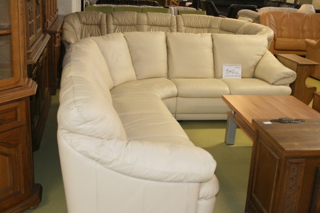 Mazlietots ādas stūra dīvāns, nav izvelkams, cena 540.00EUR
