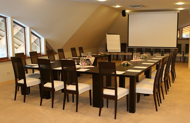 Hallen für Konferenzen und Seminare