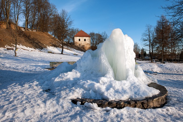 Ledusskulptūra pie Pulvertorņa (2013). Foto: Egils Rēdmanis.