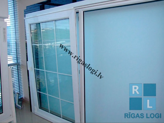 Reparatur von PVC-Fenstern und -Türen