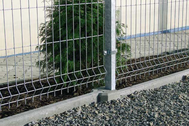Welded and hurdle fences