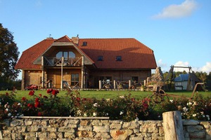 Vālodzes, viesu māja