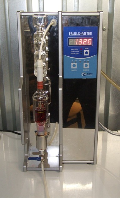 Eelektronisko Ebulliometrs - instruments alkohola daudzuma noteikšanai dzērienos.