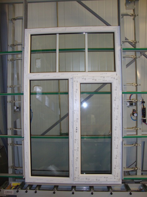 Fertigung und Montage der Holzfenster und Türe